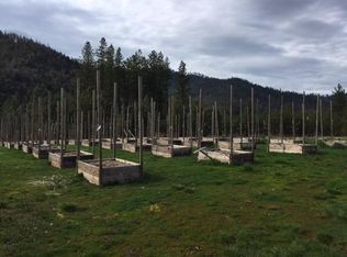 184 Hogan Rd, Applegate, OR 97530