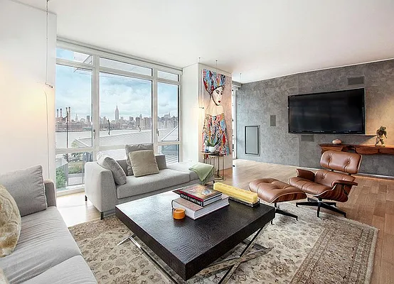 Sold by Warburg | media 3