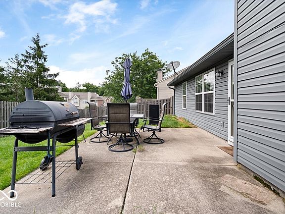 4th image of 11770 Sand Creek Blvd