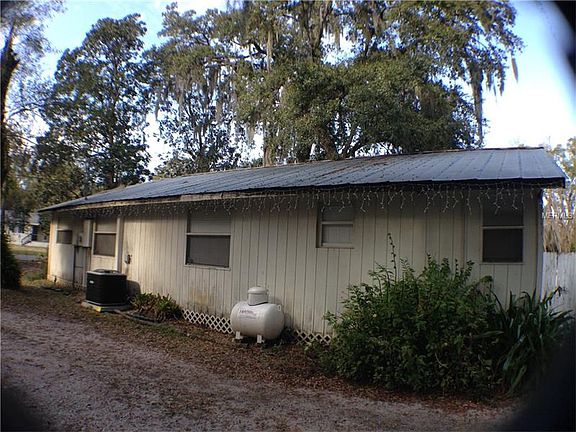 3rd image of 4215 Garden Ln