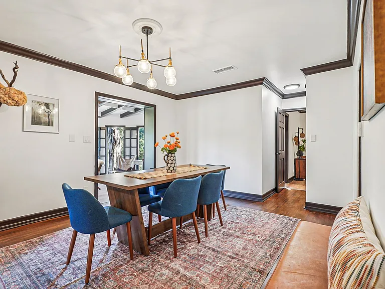 8718 Crescent Dr — Photo 18