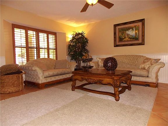 3rd image of 3301 Shamrock Dr