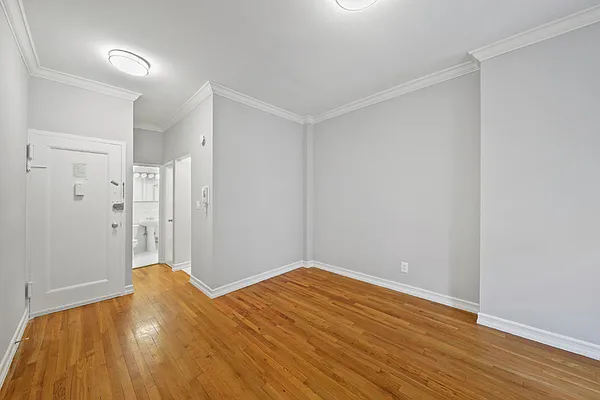 Rented by Cooper & Cooper Real Estate | media 7