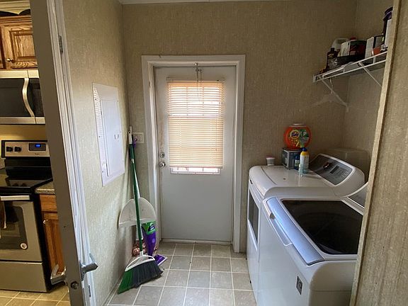 5th image of 423 E Gate Dr