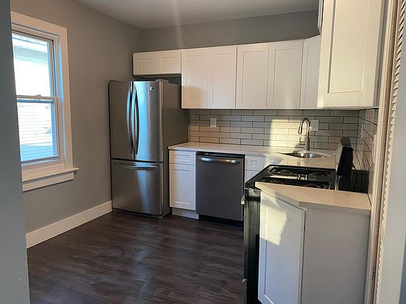 Stainless steal appliances, granite countertops
