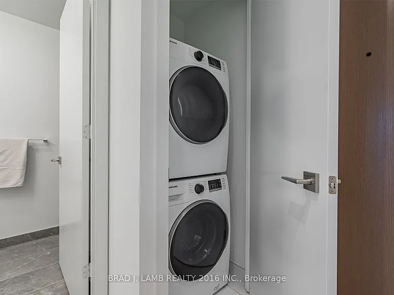 195 McCaul St #1005 — Photo 22