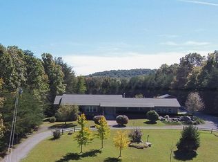 389 Hidden Valley Dr, Crossville, TN 38572