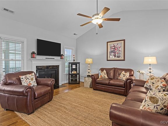 5th image of 8079 Castle Grove Dr