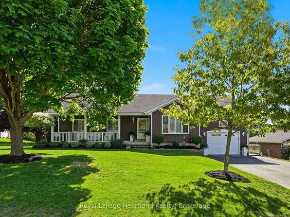 2015 Alma St N, Howick, ON N0G 1X0