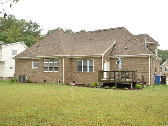 4th image of 830 Jerryville St