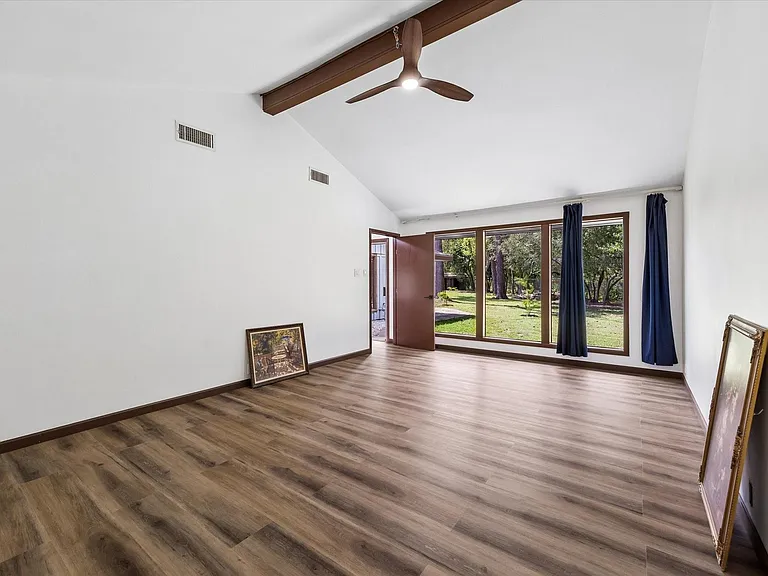 9805 Shadow Wood Dr — Photo 9