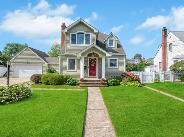 2480 Harvey Avenue, Oceanside, NY 11572