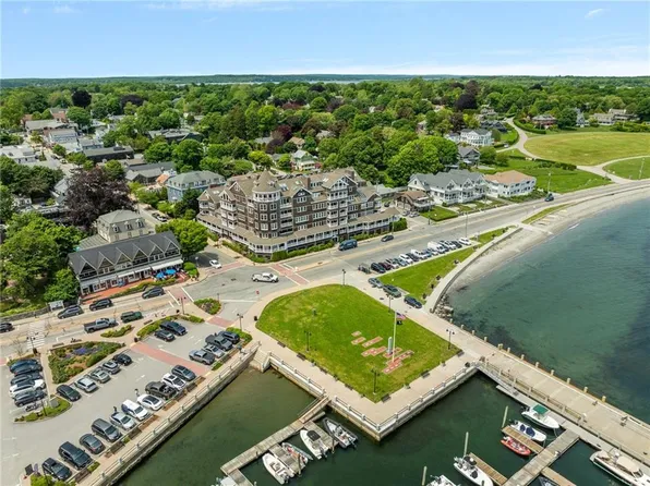 53 Conanicus Ave APT 2C, Jamestown, RI 02835