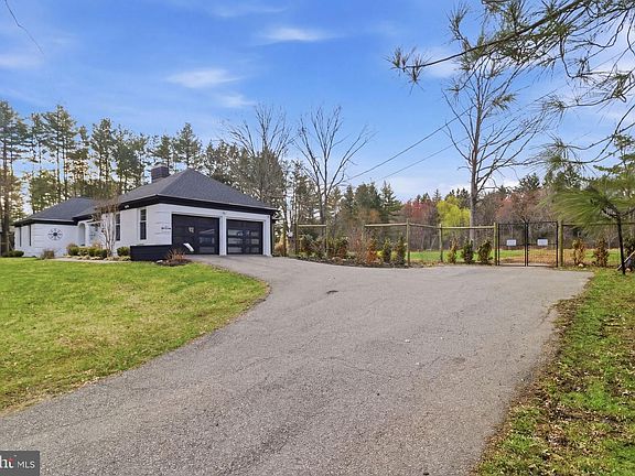 4th image of 148 Lambertville Hopewell Rd