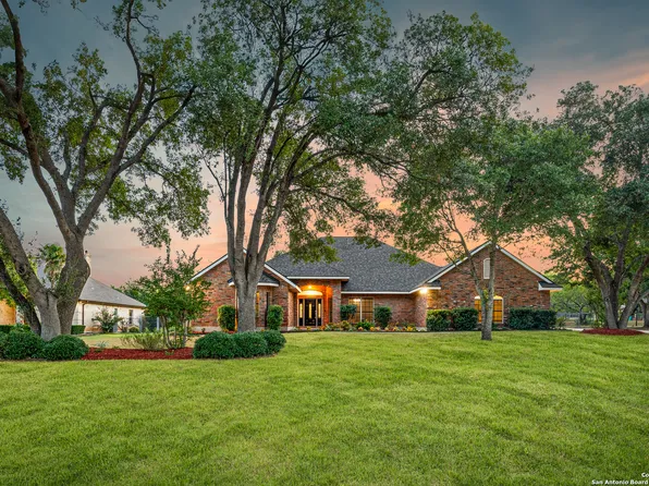 3206 Triple Mdws, China Grove, TX 78263