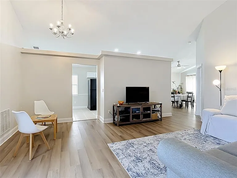 1128 Pinedale Dr — Photo 11