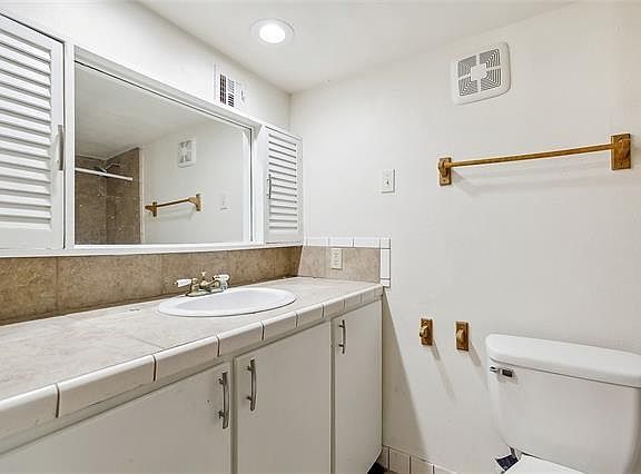 5th image of 8127 Belfast St