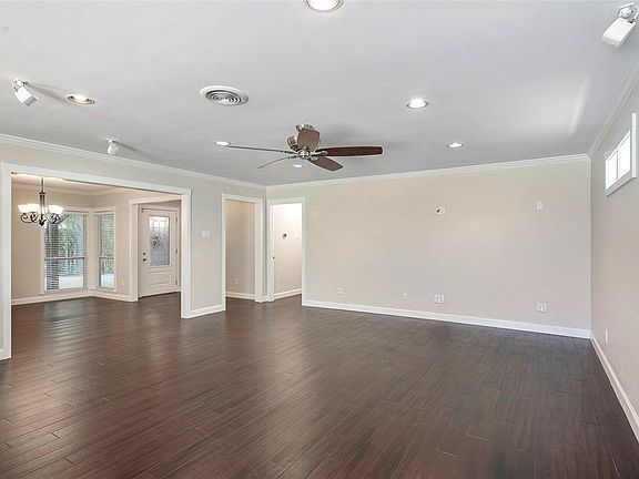 3rd image of 9415 Meadowbriar Ln