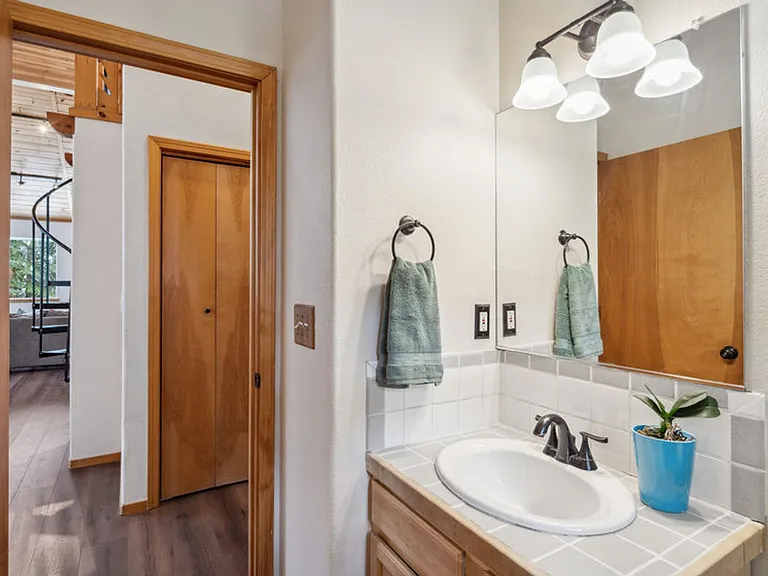 10694 Laurelwood Dr — Photo 6
