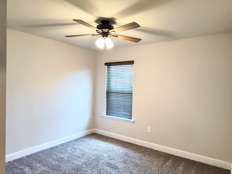 Eastland Cir — Photo 9