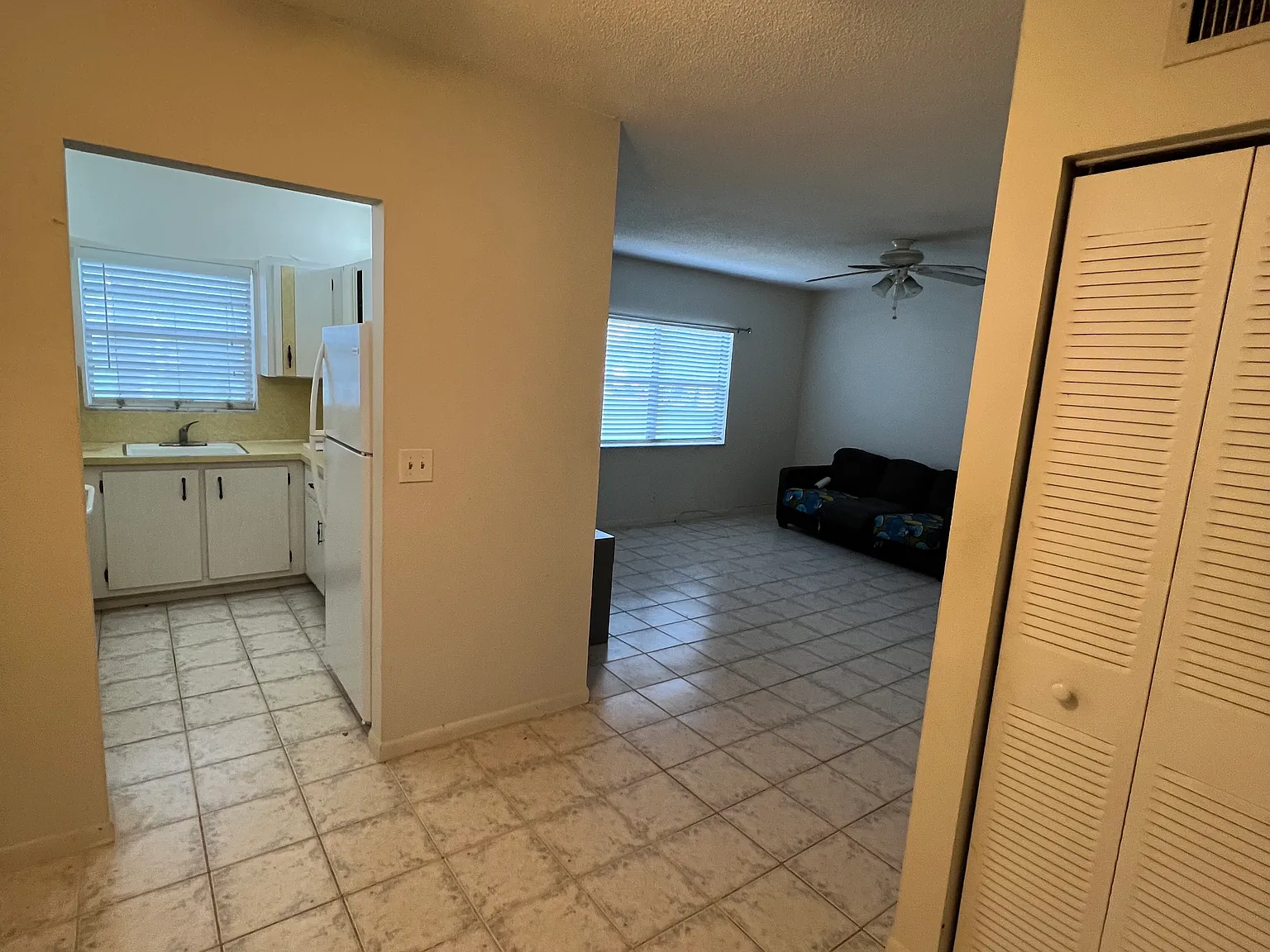 2525 Hollywood Blvd — Photo 2