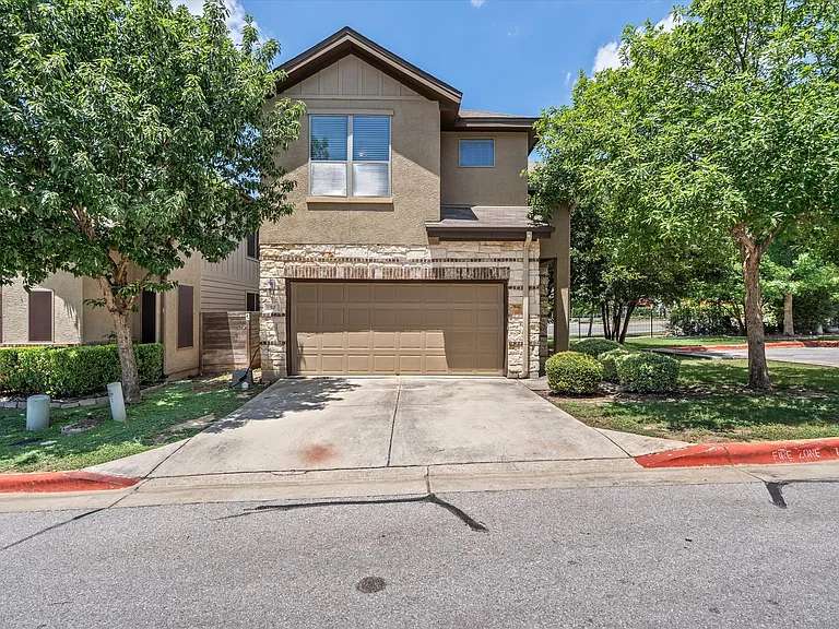 2001 Faro Dr #50 — Photo 1