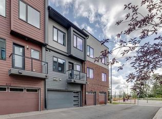 614 N Greenbriar Cmn NW, Calgary, AB T3B 6J3