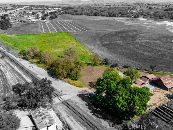 5390 Monterey Rd, Paso Robles, CA 93446