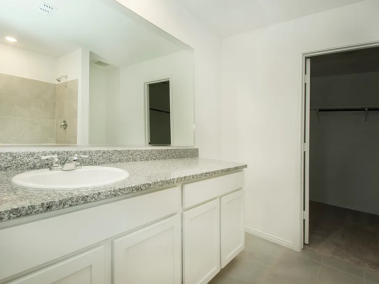2905 Kings Table Ct — Photo 18