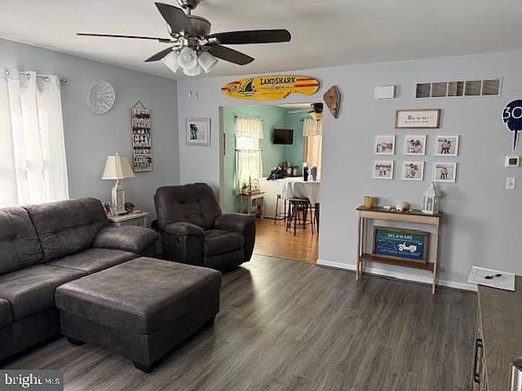5th image of 410 Fisher Ave