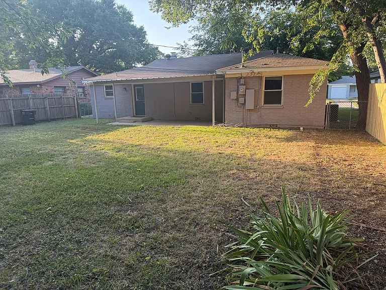 5409 Fursman Ave — Photo 9