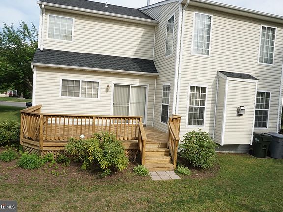 2nd image of 3007 Desert Palm Ct