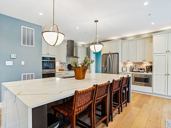 Kingsport II Kitchen 2