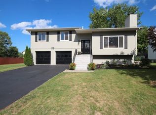 341 Butternut Dr, New Windsor, NY 12553