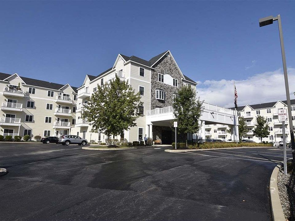 1st image of 8 Wall St APT 113