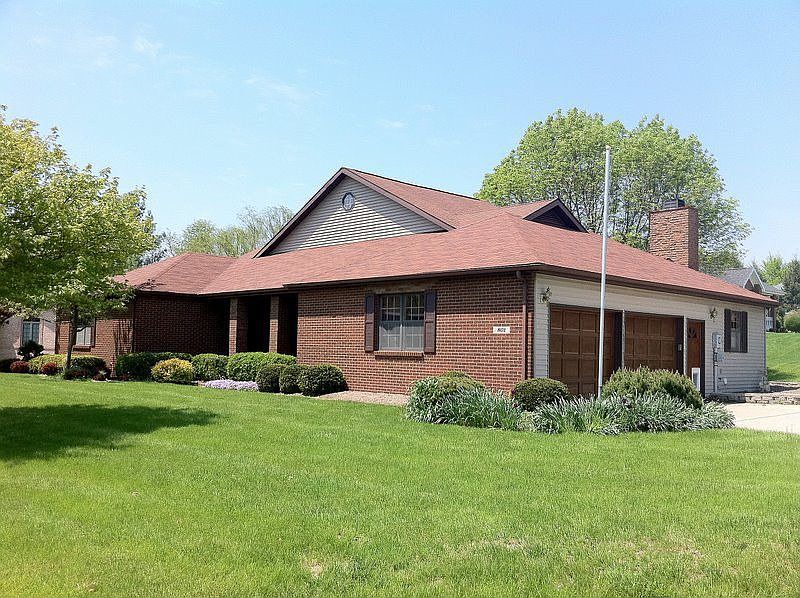 1st image of 801 S Oakmont Cir
