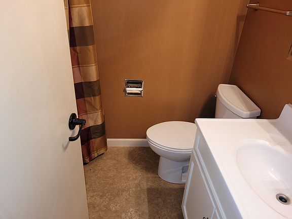 3rd image of 226 S Clarmar Ave