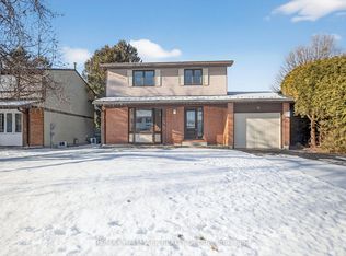 15 Scharf Ln, Ottawa, ON K2L2K3