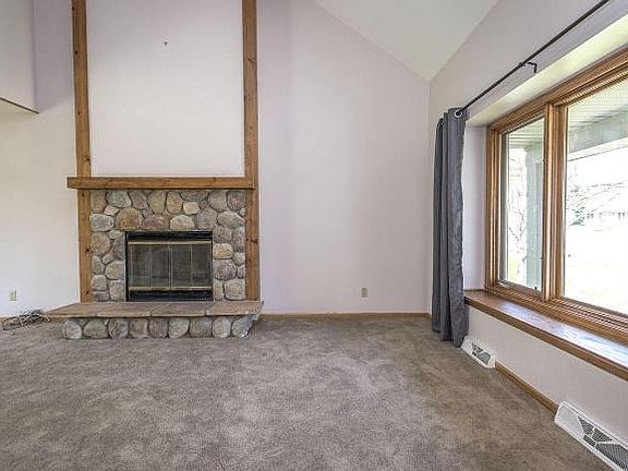 4th image of 1313 Southtowne Ct