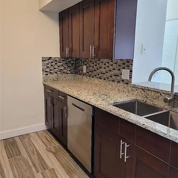190 Santa Clara Dr #4 — Photo 4