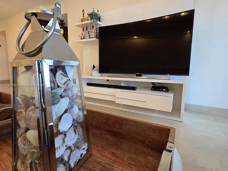 9225 Collins Ave #1409 — Photo 2