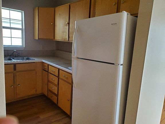 5th image of 2219 Juanita Ave