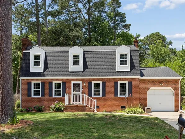 9 Hansom Dr, Poquoson, VA 23662