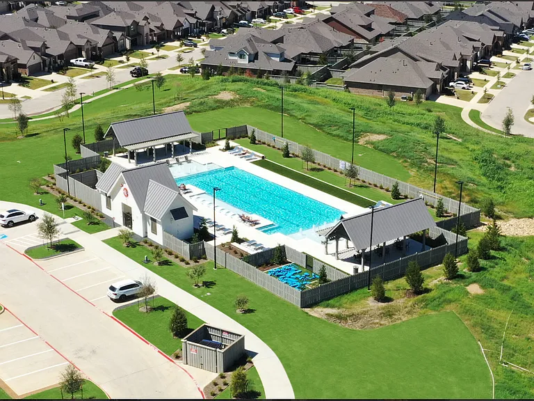 708 Blueberry Way — Photo 32