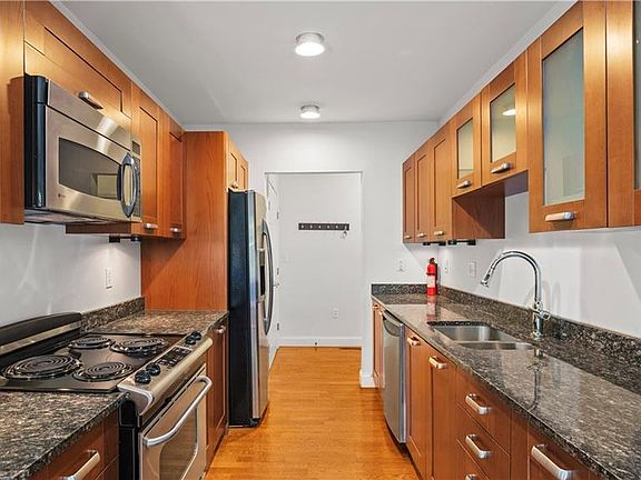 3rd image of 70 Turner St #B9