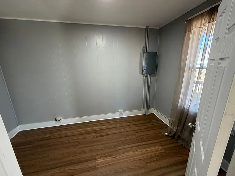 46 S Kendall Ave — Photo 10