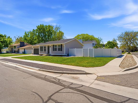 4th image of 11058 Sandy Creek Dr