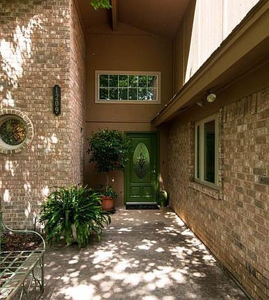 5th image of 1209 Hillview Dr