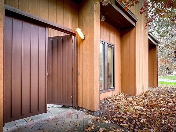 5th image of 52 Tamarack Ln