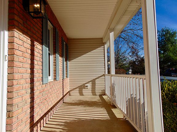 3rd image of 527 W Sturbridge Dr